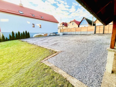 Parkovisko- cca 12 aut